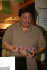 Rishi Kapoor at Awara book launch in Crossword on 12th Dec 2009 (5).JPG